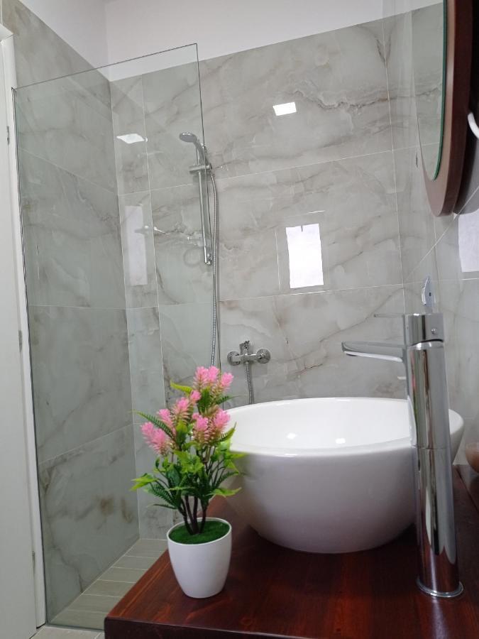Vasiliu Boutique Hotel Ksamil Esterno foto